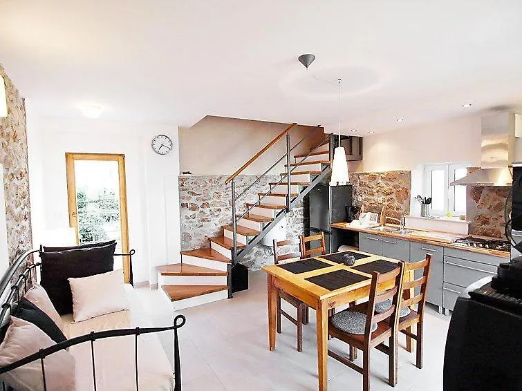 Grosse Ferienwohnung In Zadar Mit Privatem Balkon Diklo